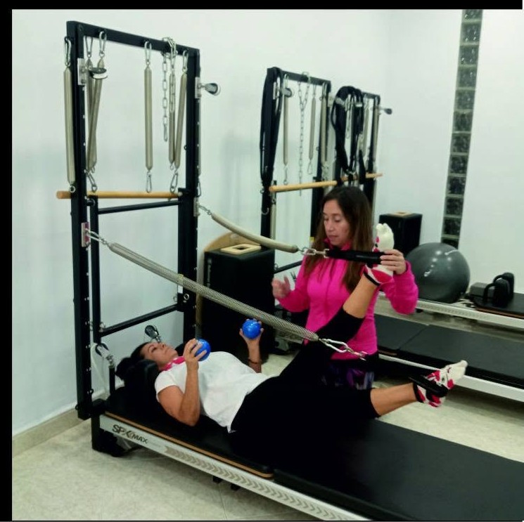 Clase de Pilates Reformer en Torre del Mar